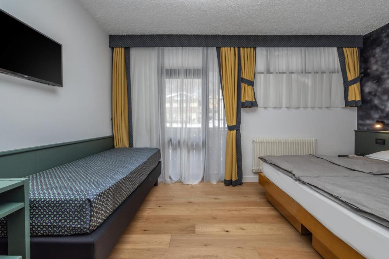 Pippo Hotel Terzolas Exterior photo